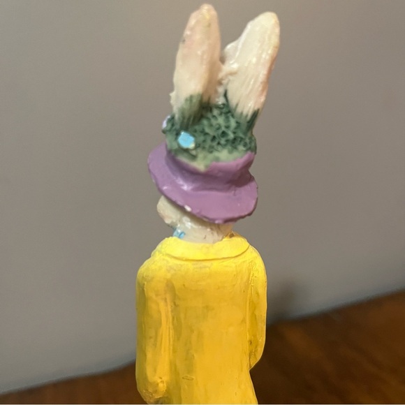 Tall bunny collectible figurine from the Windsor Collection, - Picture 5 of 10